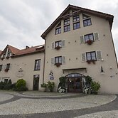 Villa Estera - Hotel & Restauracja