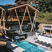 GLEMM by AvenidA Superior Hotel & Residences