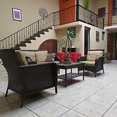 Uke Inn Hotel & Suites