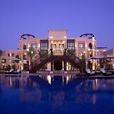 Shangri-La Hotel Apartments Qaryat Al Beri