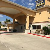 Scottish Inn & Suites