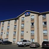 Pomeroy Inn & Suites Fort St. John