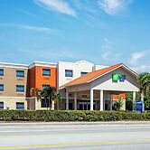 Holiday Inn Express & Suites Lantana by IHG