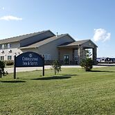 Cobblestone Inn and Suites - Lake View
