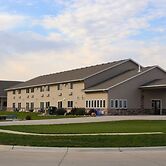 Cobblestone Inn and Suites - Lake View