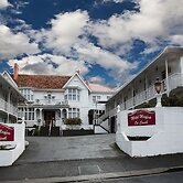 Motel Mayfair on Cavell