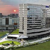 Novotel Kolkata Hotel & Residences Hotel