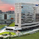 Novotel Kolkata Hotel & Residences Hotel