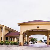 Downtowner Inn and Suites Hobby