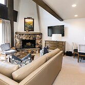 Sultan Two Bedroom Loft Suite with Majestic Mountain Views 2 Condo by 