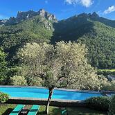 1 Bed Cottage Sleeps 4 Private Garden - Pool