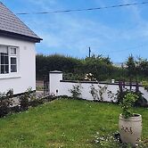 Cozy Cottage Retreat in Listowel pet Friend