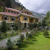 Pine Park Edge Resort Khanian