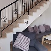 Beautiful 2-bed House in Mandria, Paphos