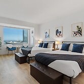 Beachfront Double Queen Hotel CozySuite