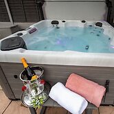 Seaside Cottage Hot tub & Games Room