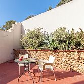 Pool and Sea, charming Merill Apart 3