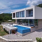 Pool Villa Luxoria Trebesin