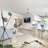 Impeccable 2-bed House in Albești