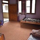 Mid Valley Guest House