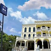 Daddy Dream Hotel and Residence