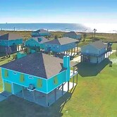 Coastal Chic Cabin 3 Bedroom Home by Redawning