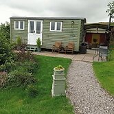 The Journeyman Luxury Shepherds Hut