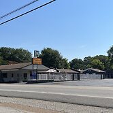 Yellow Diamond Inn