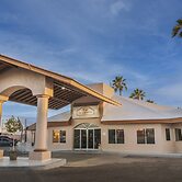 El Camino Hotel & Suites