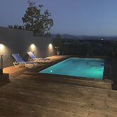 Stunning 2-bed Pool Villa in Skepasti