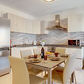 Stylish, Bright and Airy Apart in Central Bugibba