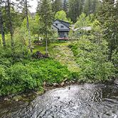 River House Retreat 2 Bedroom Home by Redawning