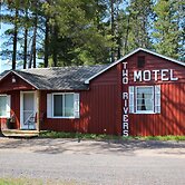 Two Rivers Motel and Cabins