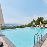 Bayview Hills Luxury Residences