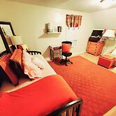 Room-fall Room 3min From Yale, And Other
