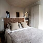 Luxurious Waterfront Villa Surrounded by Nature for 4 People 21