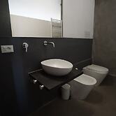 Burdi House Apartment Surrounded by Greenery and Tranquility Near the 