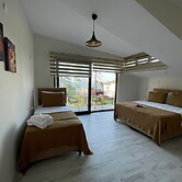 Lalezar Sea & Garden Hotel