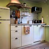 Prime 2Br Apt Next to Train Station