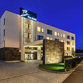 B THE HOTEL