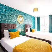 5 Bed House Manchester by MCR Dens