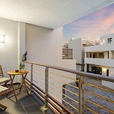 Eden on the Bay 150 by HostAgents