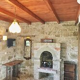 SARI KEÇİ TAŞ OTEL