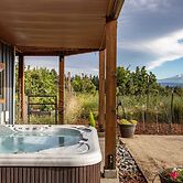 Zen View 2 Bedroom Home by Redawning