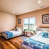 Mermaid by Avantstay Private Estate w/ Pool, Volleyball & Arcade!