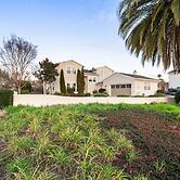 Fiano by Avantstay Centrally Located Haven w/ Stunning Courtyard & Poo