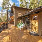 Henderson by Avantstay Lake View! Walk to Beach, Garwoods & More!