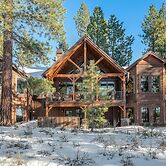 Big Pine by Avantstay Stunning Secluded Oregon Home w/ Hot Tub