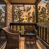 Pinegrove by Avantstay Beautiful Villas Condo Just Outside Tahoe City!
