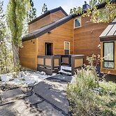 Pinegrove by Avantstay Beautiful Villas Condo Just Outside Tahoe City!